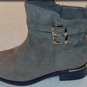 Ladies suede boots